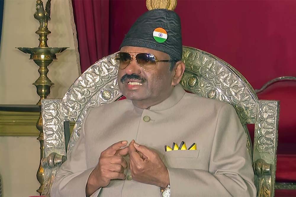 बंगाल के राज्यपाल का विवाद सबसे अलग