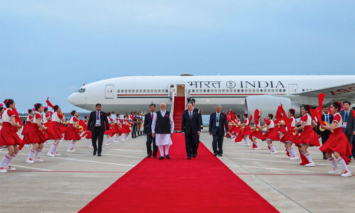 भारत क्यों चीन से पिछड़ा?