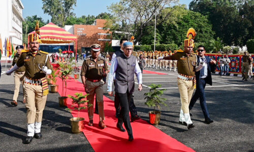 मानो दिवाली का तोहफा ‘दरबार मूव’