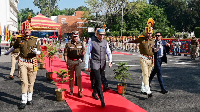 मानो दिवाली का तोहफा ‘दरबार मूव’