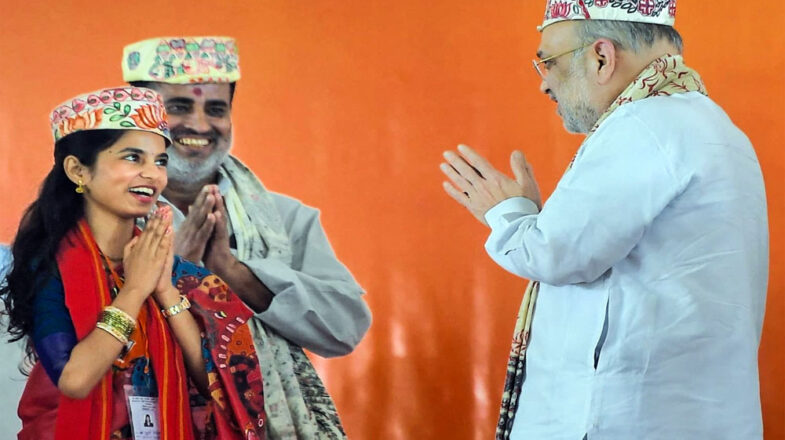 नीतीश की पार्टी भोजपुरी सिनेमा वालों से दूर है