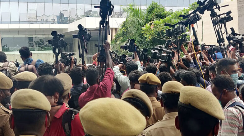 चैनलों को जिम्मेदार बनाने के लिए टीआरपी रोकनी पड़ी