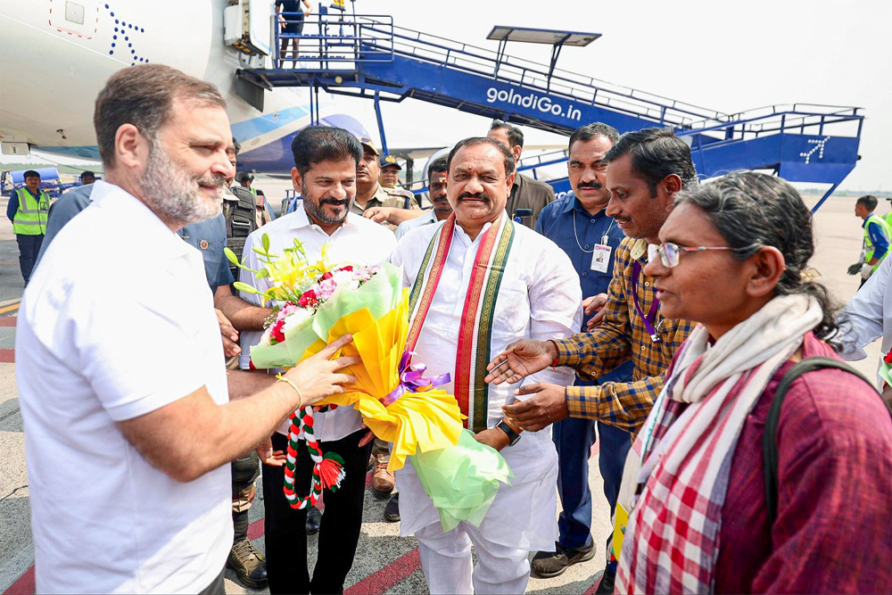 राहुल के पुराने सलाहकार क्या कर रहे हैं?