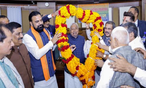 भाजपा-जदयू में बड़ा बनने की होड़