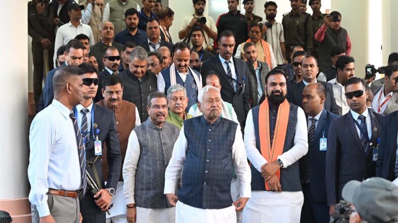 बिहार में  अब अगड़ा राज! 73 फारवर्ड एमएलए