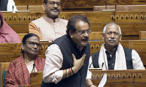 संसद में भी गलत आंकड़े दिए