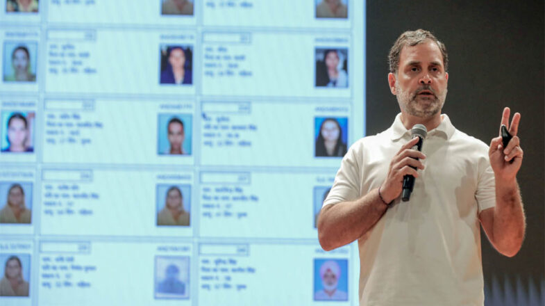 राहुल का सरकार चोरी का आरोप