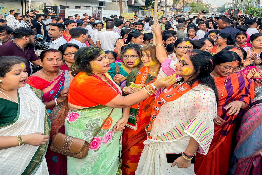 जाति की राजनीति ही जीती