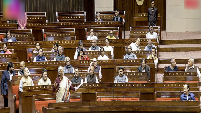 आधी रात को बिल पास करने का चलन