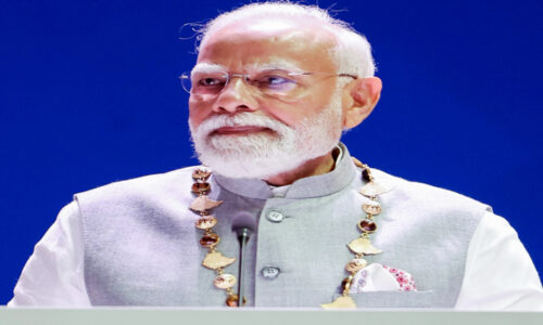 मोदी ने चामलिंग का रिकॉर्ड तोड़ा