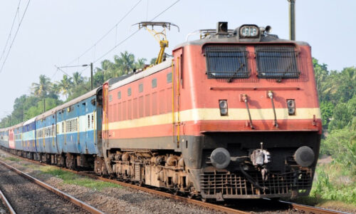 इंडिगो संकट के बीच भारतीय रेलवे तैयार, कई स्पेशल ट्रेनों की सूची जारी