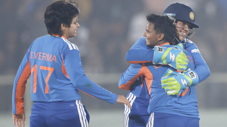 आईसीसी टी20 रैंकिंग: दीप्ति शर्मा टॉप पर बरकरार