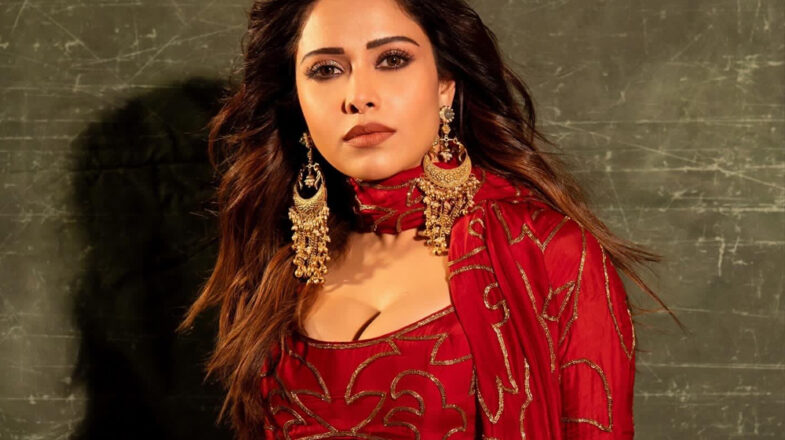 बाबा महाकाल के दरबार में नुसरत भरूचा ने टेका मत्था