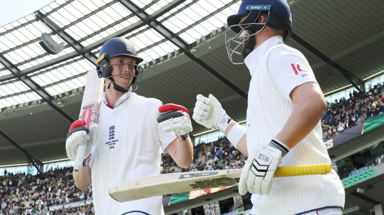 मेलबर्न टेस्ट: इंग्लैंड ने ऑस्ट्रेलिया को 4 विकेट से हराया