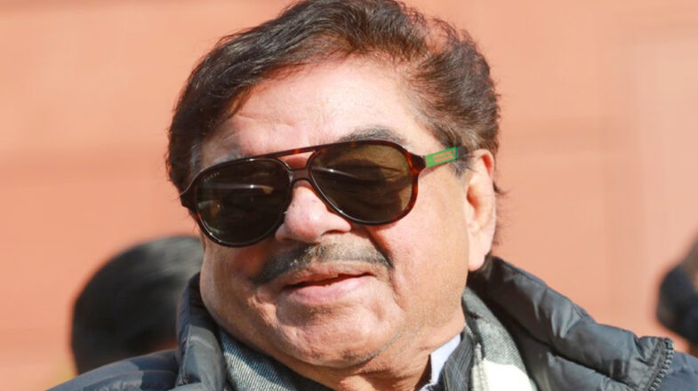 शत्रुघ्न सिन्हा ने अटल बिहारी वाजपेयी को दी श्रद्धांजलि