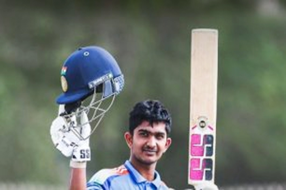 अंडर-19 एशिया कप: अभिज्ञान कुंडू का दोहरा शतक