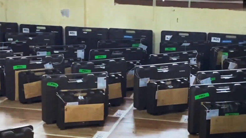 केरल में स्थानीय चुनाव की मतगणना जारी