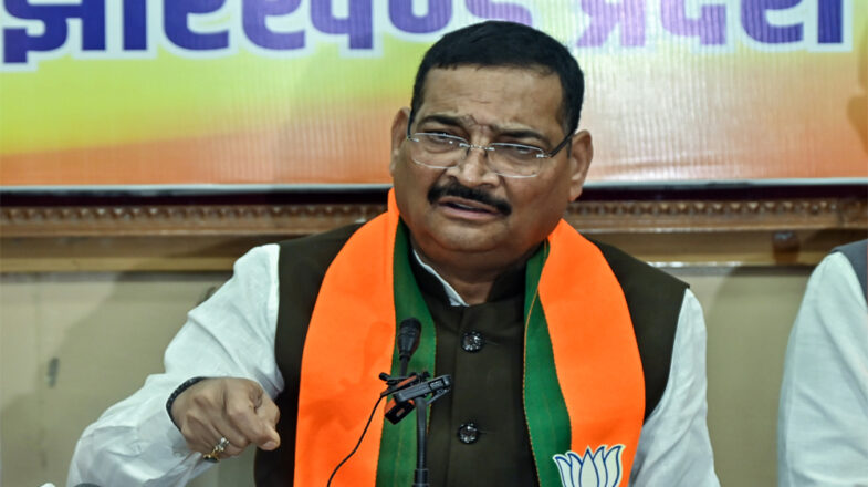 दीपक प्रकाश के लिए भी मुश्किल