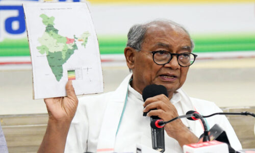 पुराने विवादित बयान निकलने लगे