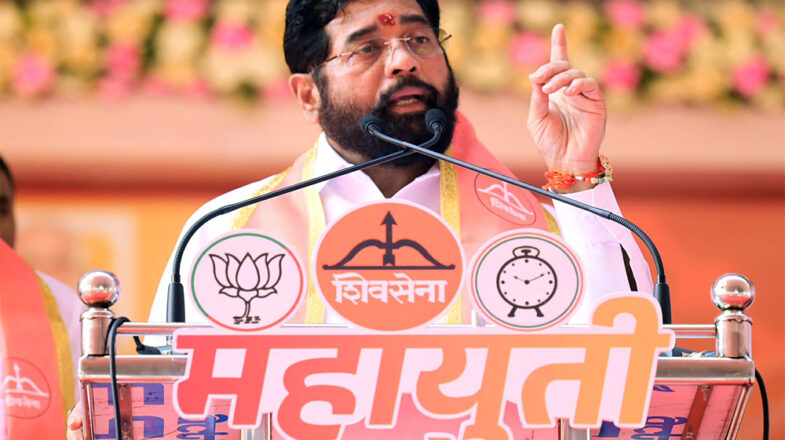 शिंदे को बचाए रखना चाहती है भाजपा