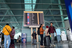 और विदेश में सैर-सपाटा!