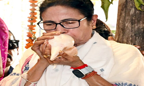 ममता का जय मां दुर्गा और जय महाकाल!