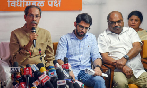 विपक्ष ने लगाए गड़बड़ी के आरोप