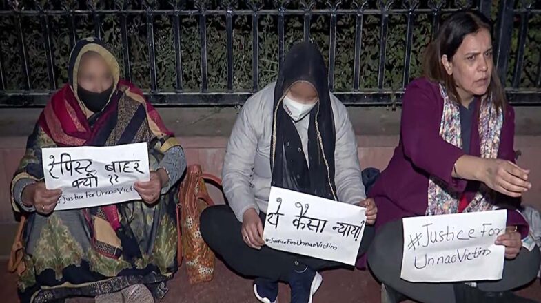 सेंगर के खिलाफ देश भर में प्रदर्शन