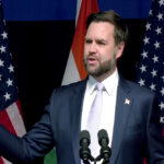 अमेरिका-ईरान शांति वार्ता के लिए वेंस पहुंचे पाकिस्तान, ईरानी डेलिगेशन में 71 लोग शामिल