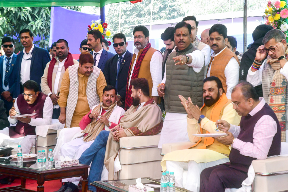 चिराग पासवान के दही-चूड़ा भोज में शामिल हुए भाजपा के दिग्गज