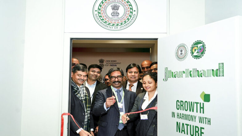 दावोस जाकर देसी कंपनियों से करार