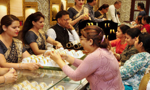 हर रोज नई ऊंचाई