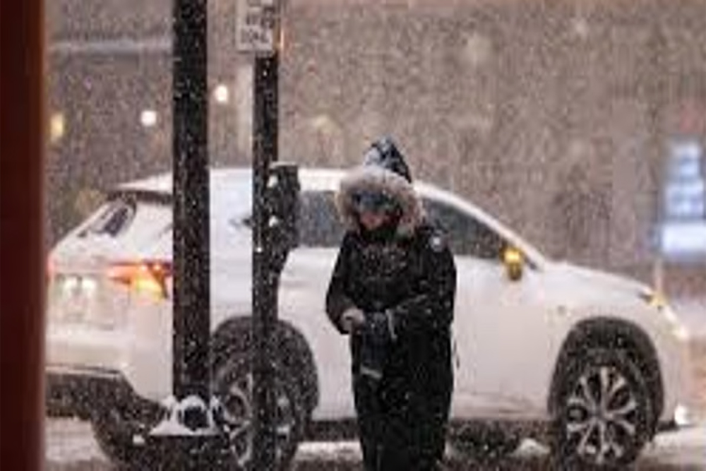 भीषण बर्फीले तूफान से अमेरिका बुरी तरह प्रभावित