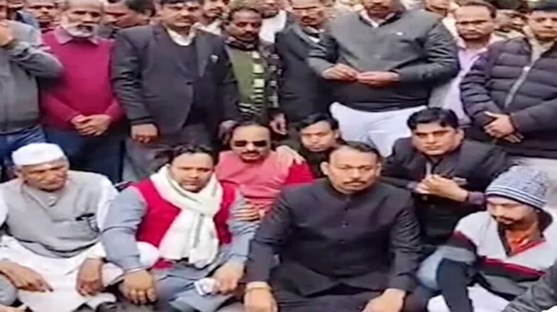 यूजीसी नियमों के विरोध ने पकड़ा तूल