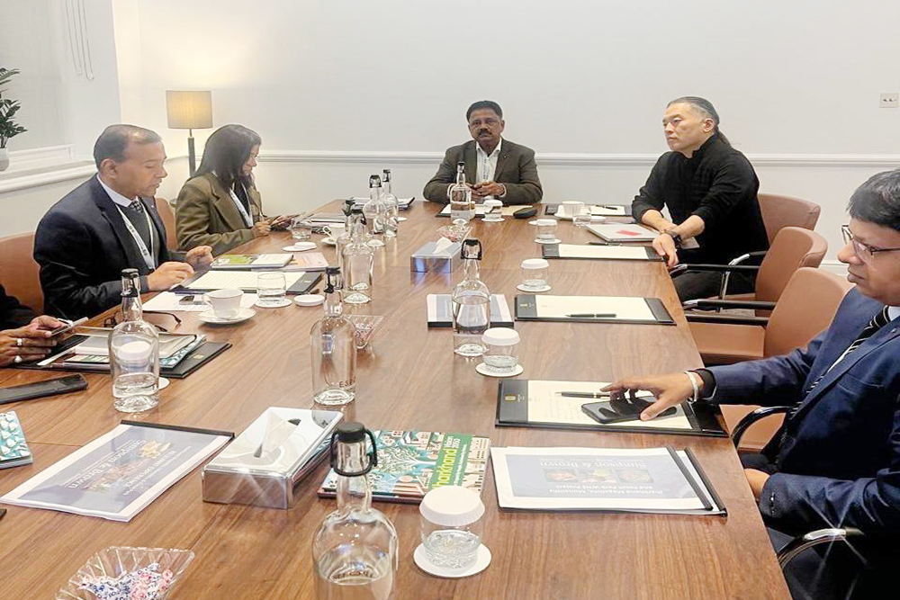 यूनाइटेड किंगडम दौरे के दौरान प्रमुख संस्थानों और विशेषज्ञ समूहों के साथ बैठक