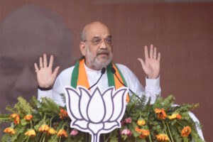 भाजपा को सत्ता में लाओ, हम सिंडिकेट चलाने वालों को उल्टा लटका देंगे: अमित शाह