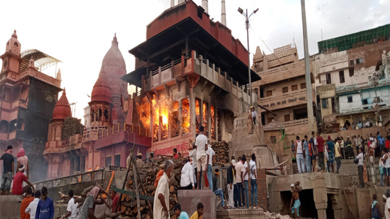 नरेंद्र भाई की काशी में मां गंगा के आंसू