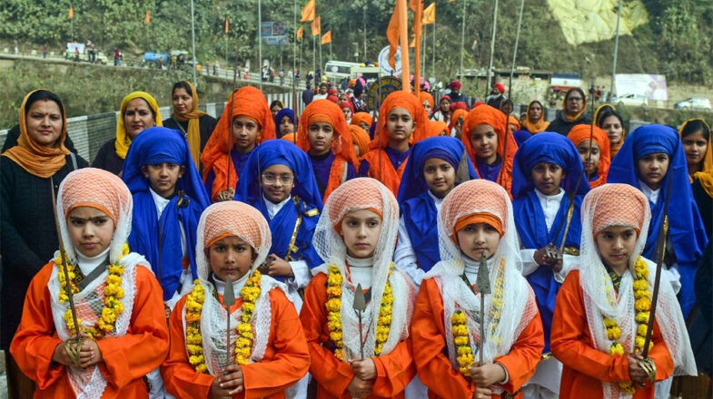 सिखों के दशम गुरु — गुरु गोविंद सिंह