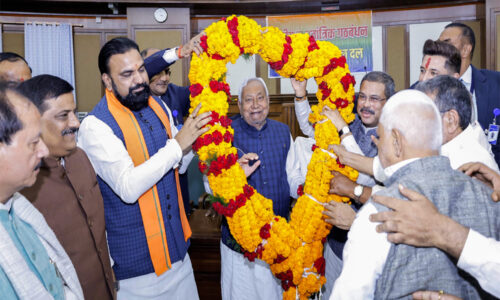 भाजपा, जदयू में शह मात का खेल