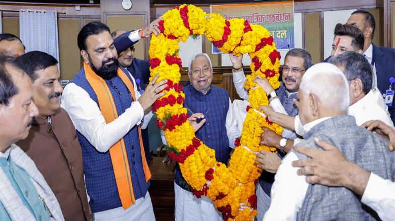 भाजपा, जदयू में शह मात का खेल