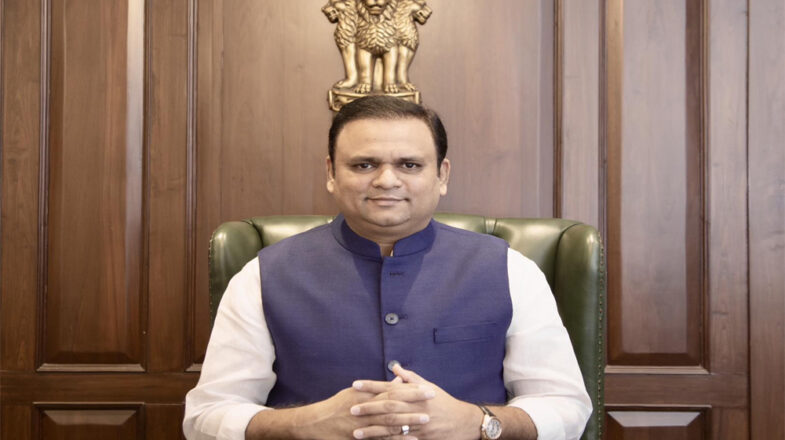 महाराष्ट्र के स्पीकर नार्वेकर का जलवा