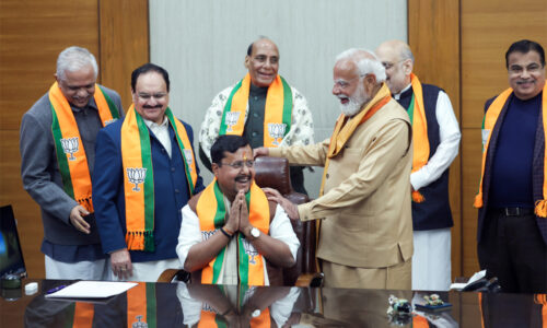 नितिन की नियति है ‘मोशा’ का ठप्पा-धारक होना