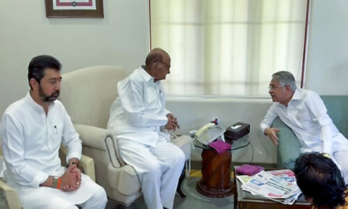 महाराष्ट्र में कुछ नहीं कर रही कांग्रेस