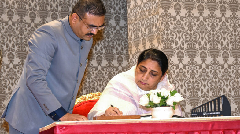 सुनेत्रा पवार अध्यक्ष बन गईं, आगे क्या होगा