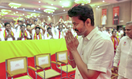 डीएमके से मोलभाव में विजय का इस्तेमाल