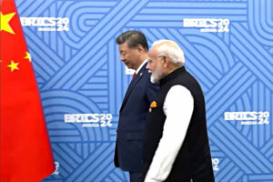 मौका भारत का, पर चीन बढ़ेगा!