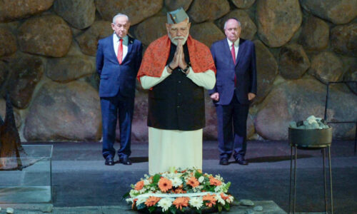 प्रधानमंत्री मोदी ने ‘याद वाशेम’ में होलोकॉस्ट पीड़ितों को दी श्रद्धांजलि