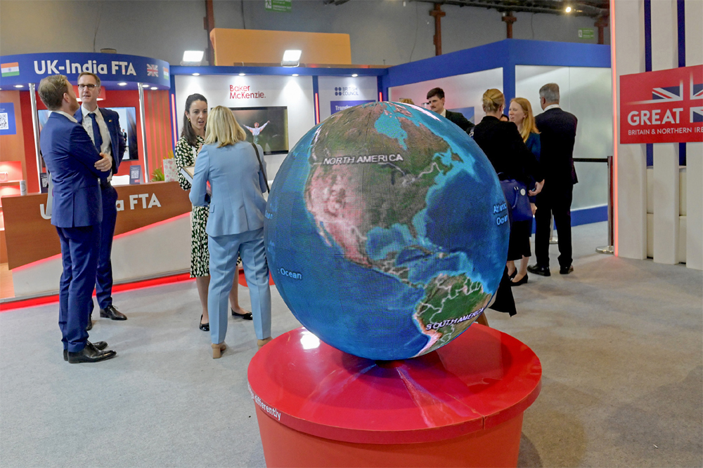 भीड़ का बड़ा पैमाना होना, तकनीक में आगे होना नहीं