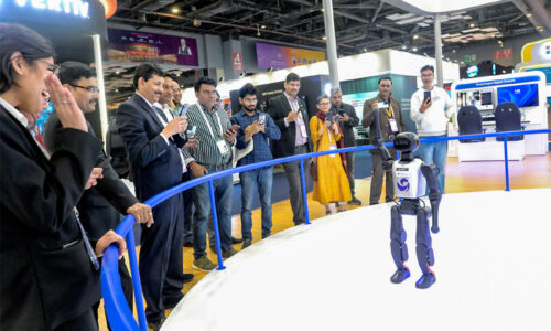 हम पहुँचे या सिर्फ दिखे?