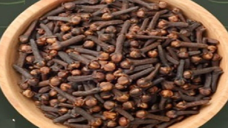 गर्मियों में शरीर को ठंडा रखने में लौंग करेगी मदद